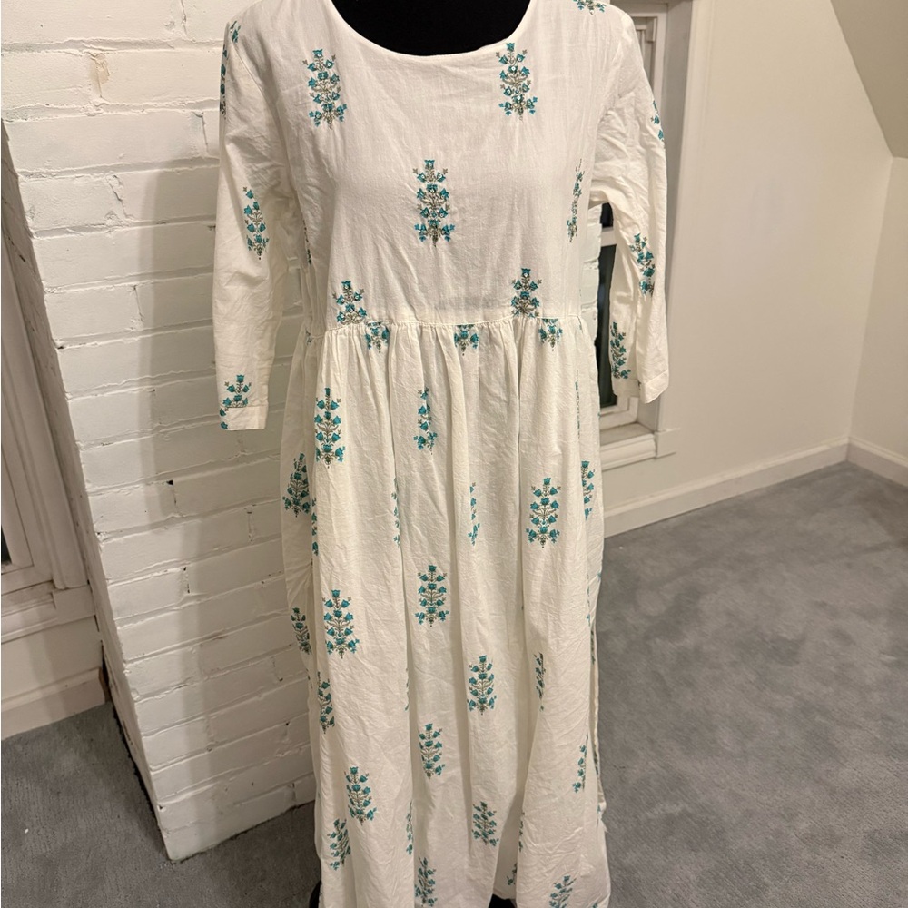 Elegant White Floral Dress